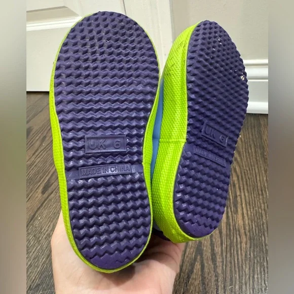 Hunter Kids' First Classic Wellington Rain Boots Caterpillar Design (7B/8G) - Picture 6 of 7